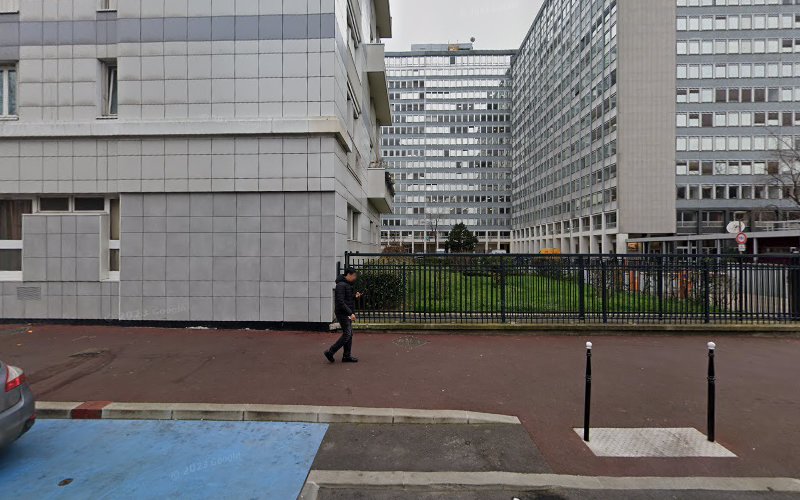 REDSUP is a higher school of engineering specializing in cybersecurity. We offer a comprehensive training program that focuses on practical skills development in line with the technologies used by companies. Our goal is to provide the essential knowled...